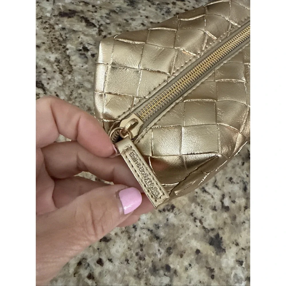 Bath‎ And Body Works Bag. Metallic Gold Woven New. 4090